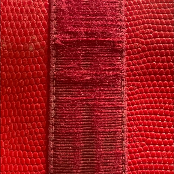 Red leather Salvatore Ferragamo long wallet. Apx 8 x 4“. Vintage condition. - Picture 3 of 14